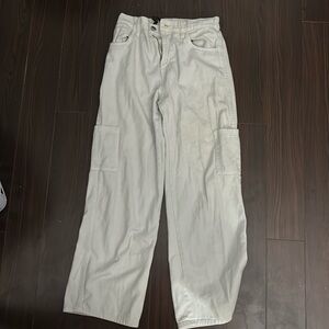 White jean/cargo pants, high rise straight leg